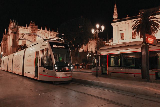 Трамвайная остановка в испанском городе